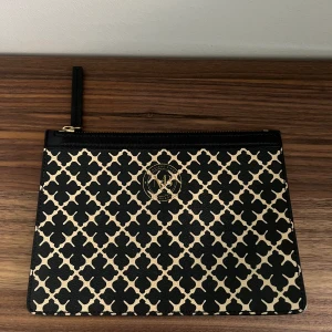 Malene Birger clutch  - Superfin Malene Birger clutch🩷 nypris 900kr