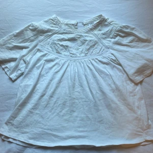 zara blus - blus från zara som tyvärr inte kommer till användning. Skriv vid intresse 💗