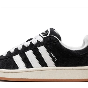 Adidas Campus  - Storlek 40, använt få gånger. Pris kan diskuteras vid snabb affär. Utgångspris 1100kr 