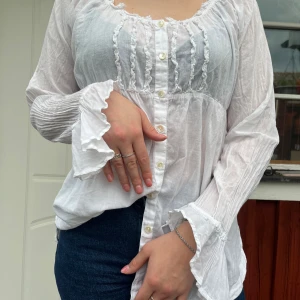 Blus - En jättesöt blus i ett toppenskick 😍😍💞