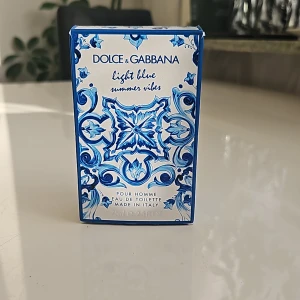 Dolce&Gabbana light blue summer vibe perfume - Helt ny  Man kan byta mot andra perfume eller betala. Priset går och diskuterar 