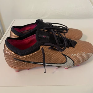 Nike fotbollsskor  - Storlek 44, bra skick! Nypris: 2999kr