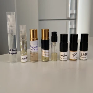 Splittar - GDT celeste 2ml50kr.Kayali citrus 1,5ml30kr.Mazzolari francesca 2,9ml50kr. ADP fico de amalfi 4,5ml80kr.Parfum d’Empire azemour Les orangers 2ml40kr. Le labo bergamotte 1,9ml70kr.Tauer Orange star 2ml70kr.Floraïku first dream of the year sample 25kr 