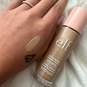 Elf halo glow - Endast swatchad på handen, färger 3,5. 