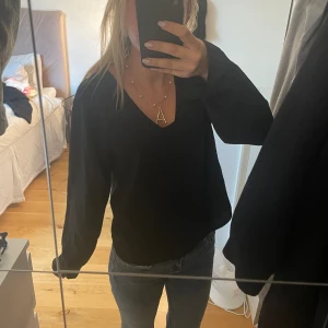 Blus - Jättefin svart blus💞bra skick