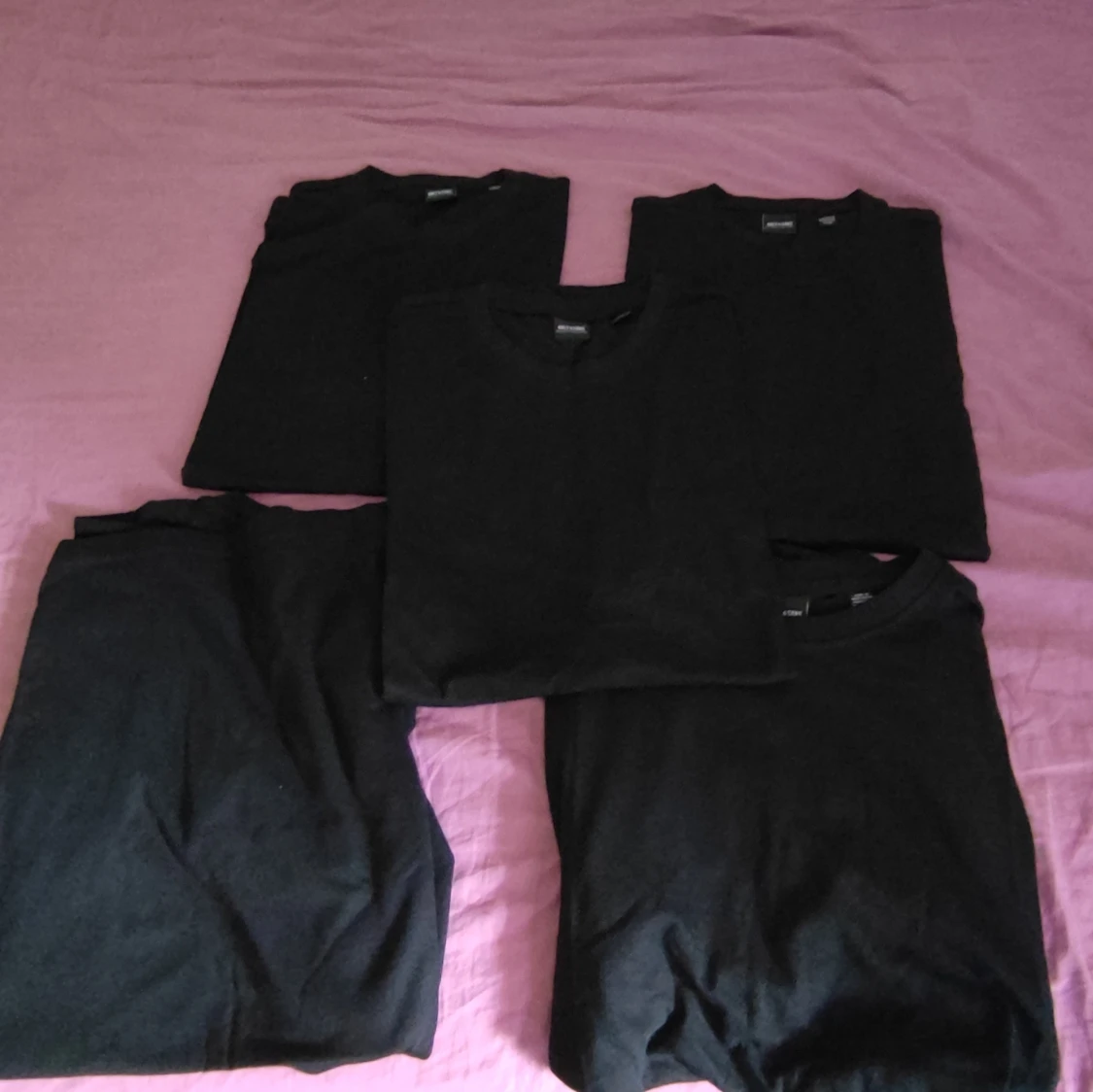 Oanvända 5 pack svarta bas t-shirts från Only and sons strl M - 91