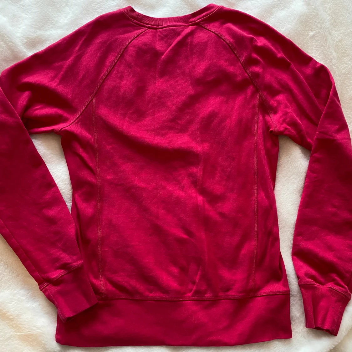 Cerise sweatshirt från Victorinox i strl M - 90