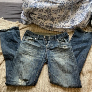 LÅGMIDJADE JEANS - jätte coola jeans men för små för mig. 