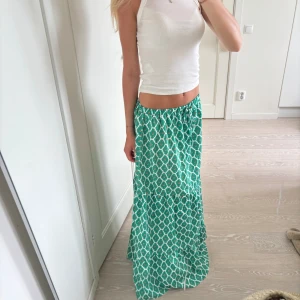 Långkjol  - Superfin långkjol, aldrig använd använd 💕 jag är 175