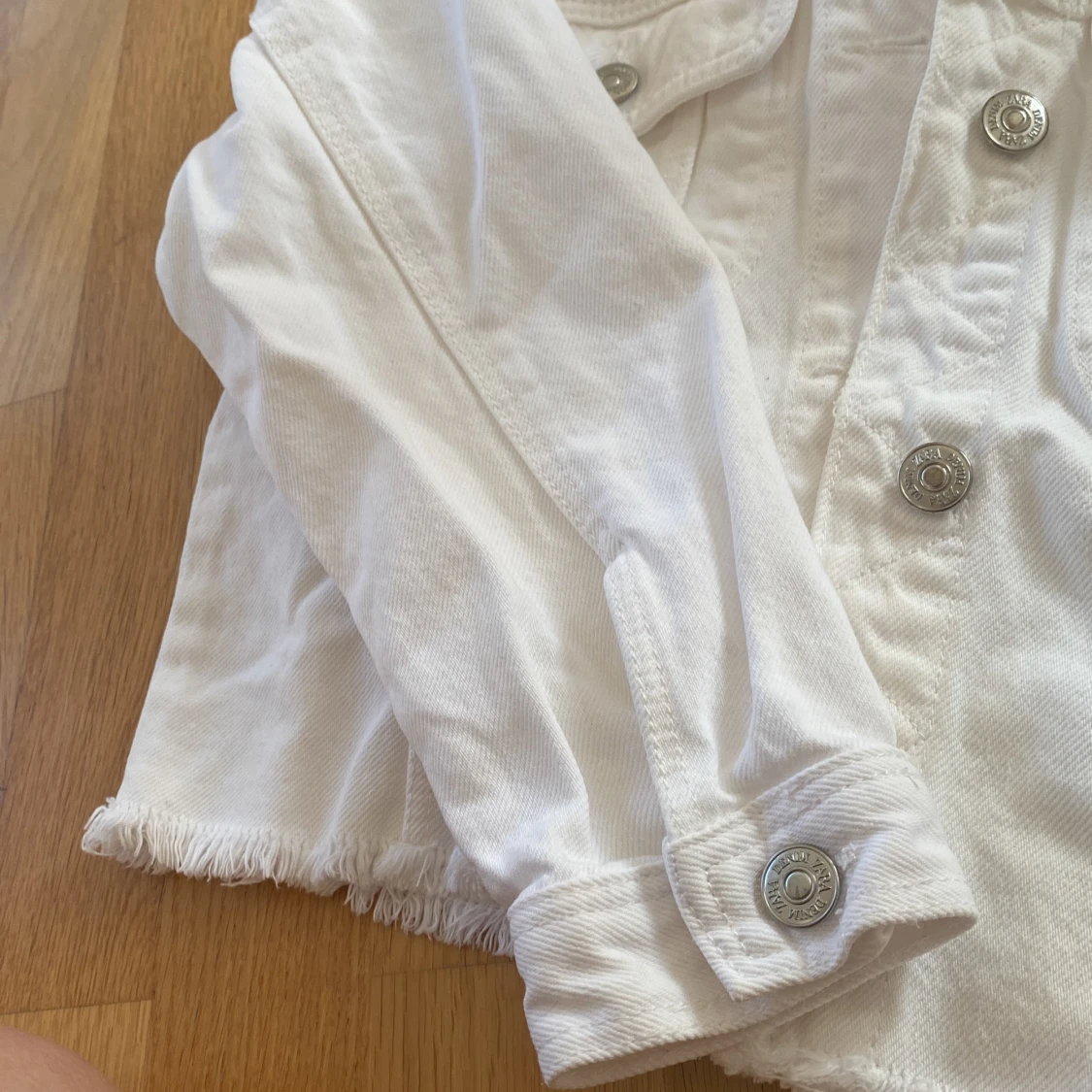 Säljer denna jeansjackan. Priset kan diskuteras!. - 90