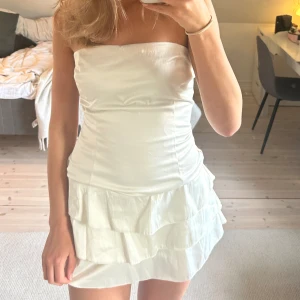 Miniklänning  - Så fin!  Helt oanvänd 🥰