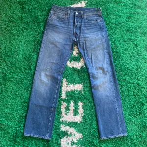 Sköna Levis jeans i modellen 501. Uppskattat skick 9/10. Skicka ett meddelande innan köp!