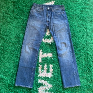 Levis 501 jeans - Sköna Levis jeans i modellen 501. Uppskattat skick 9/10. Skicka ett meddelande innan köp!