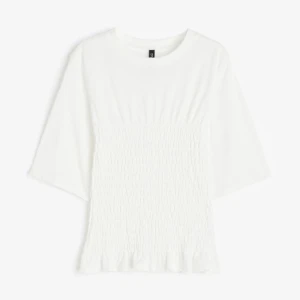 Snygg tröja  - Jätte fin slutsåld tröja med fina detaljer  