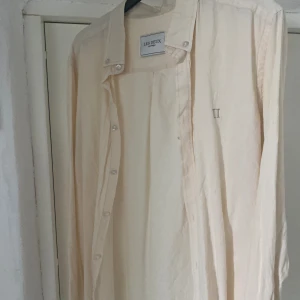 Les deux linneskjorta  - Linneskjorta riktigt skön och snygg passform