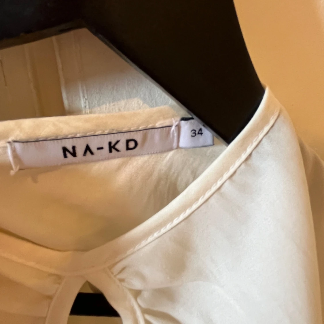 Vit gullig puffärmstopp - 91