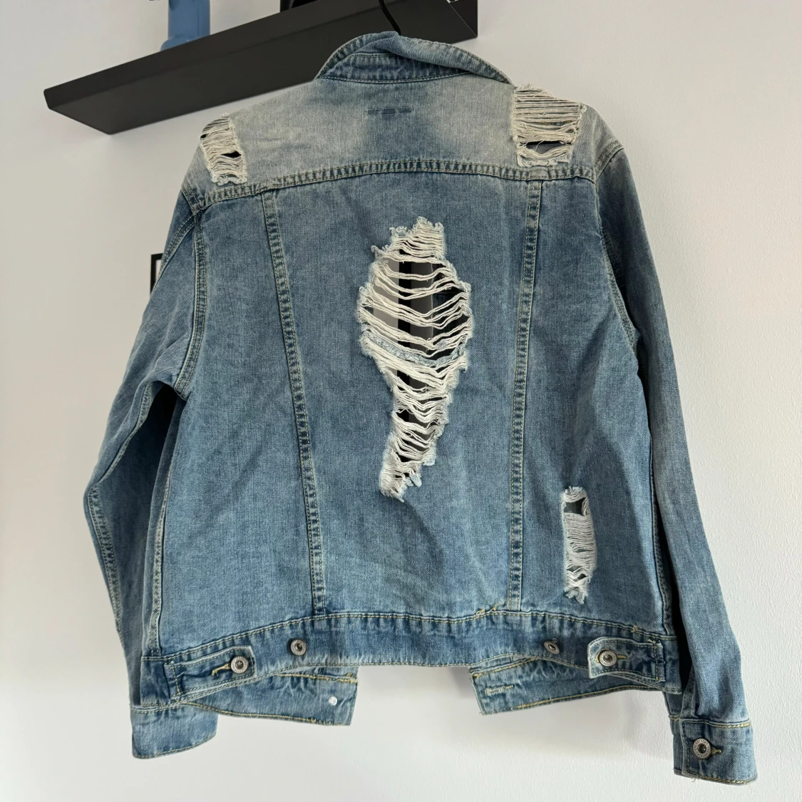 Sliten jeansjacka - 90