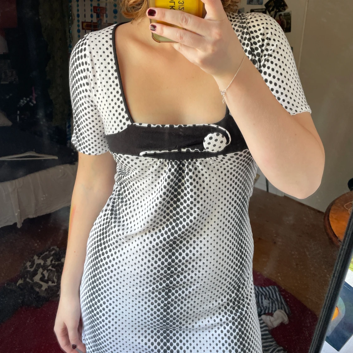 Prickig klänning  - 90