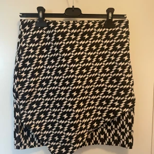 Kjol small - Fint skick!   Samfraktar 