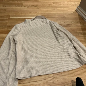 ribbad tröja från lager157 - ribbad tröja som aldrig är använd, storlek L