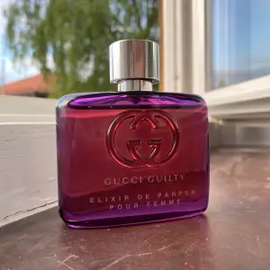 Äkta Gucci guily pour femme elixir de parfum 60 ml i utmärkt skick Damparfym  Endast prövad 1 gång. (Helt ny)  Nypris 2195 kr hos Kicks Ask medföljer ej. Säljs eftersom jag har många parfymer och den kommer inte till användning  