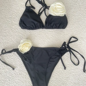 Bikini (helt ny) - För liten för mig!