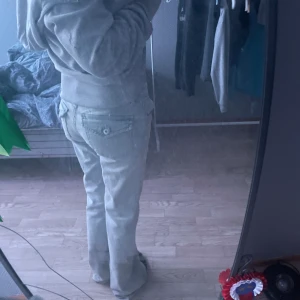 Lågmidjade snygga jeans  - Helt nya jeans från hm, säljs pga för stora i storleken för mig 
