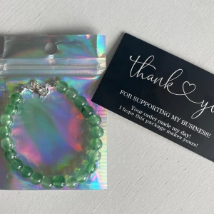 egen gjort armband  - egen design av kund tema grönt💚, 25kr 