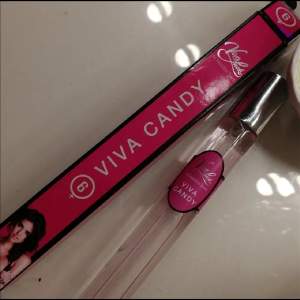 En viva candy parfym som är ifrån viva luck och luktar drömmigt😍 Nypris: ca 159;-  (köpt i spanien) Köp mer från en annan annons =samfrakt 💓