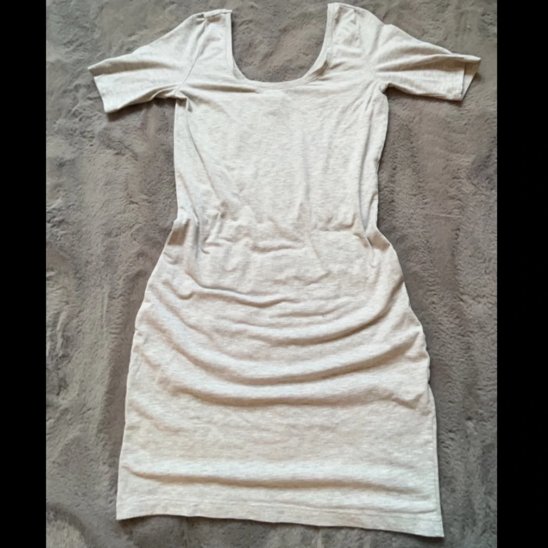 Kort grå klänning  - 90