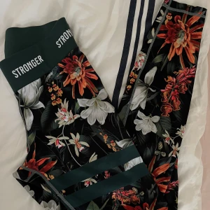 Stronger byxor  - Nästan aldrig använda tyvärr, storlek S!! 