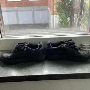 Air force 1  - Skick 5/10 säljer dom för jag vill inte ha dom längre 