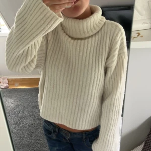 stickad polotröja - jättesnygg men kommer inte till användning längre🥰