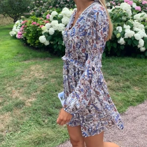 Zara klänning - Säljer denna slutsålda klänning ifrån zara ifrån förra året. Helt nyskick 