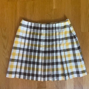 Vintage mini kjol - Midja 36cm Längd 42cm Ingen defekt eller anmärkningar 