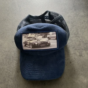 Emilio Pandenza keps - En emilio pandenza keps som inte används längre. Har fortfarande bra skick men är väl använd.