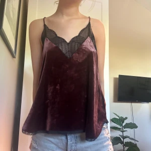 Zadig linne  - Säljer mitt Zadig linne i vin röd färg🩷