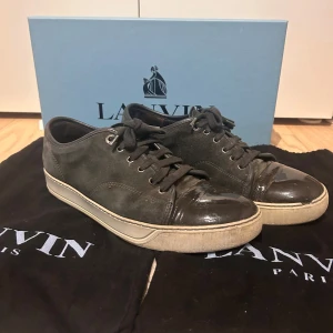 Lanvin  - Säljer dessa lanvins i uk 7, passar storlek 41-42,5 ungefär, kom jättegärna privat vid frågor, snabb frakt, dustbags och låda tillkommer!