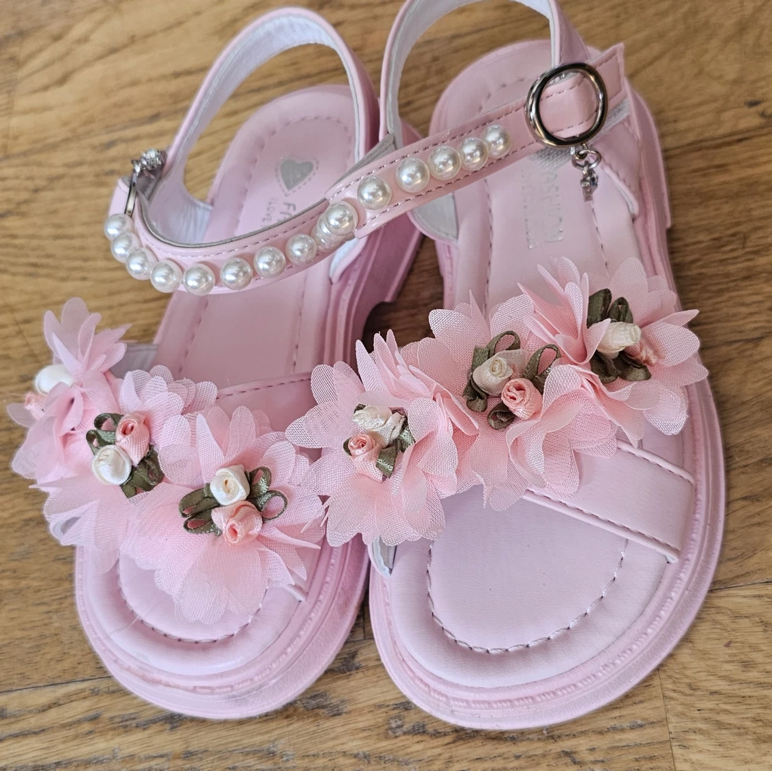 Sandaler i storlek 27 - 90