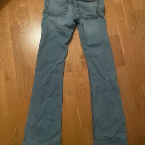 Gina jeans - Gina Young jeans i storlek 170 använd fåtal gånger