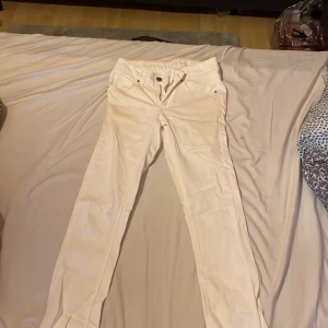 Vita jeans - Bra skick aldrig använda