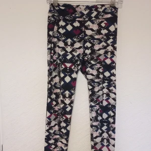 Idrotts byxor  - Storlek M, bra skick, säljer dem för 40kr + frakt! 