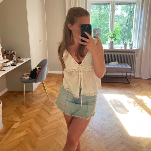 Jeanskjol - Ljusblå jeanskjol, i nyskick!🥰