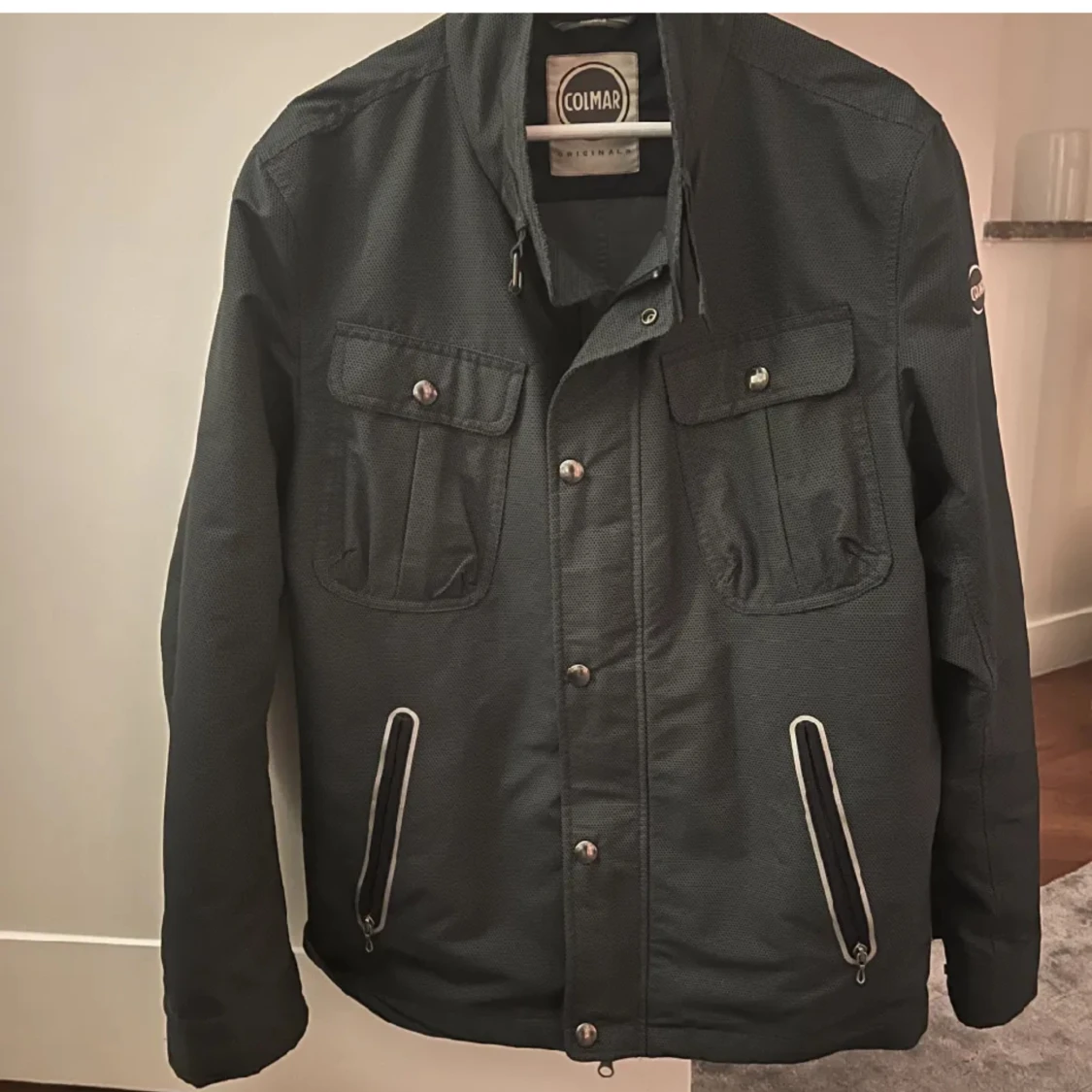 Colmar Field jacka