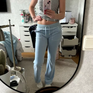 Juicy couture  - Bra skick lite missfärgade högst upp se bild 5 Köp med tröja 1200