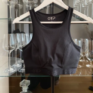 sportbh/linne - Kortare Linne med inbyggd sportbh