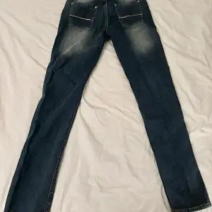 ny skick diesel jeans i storlek 31 