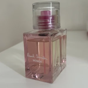 Paul Smith Parfym  - Säljer denna endast testade Paul Smith parfym. Den är i 50 ml och det är bara att kontakta vid fler frågor! ☺️🎀
