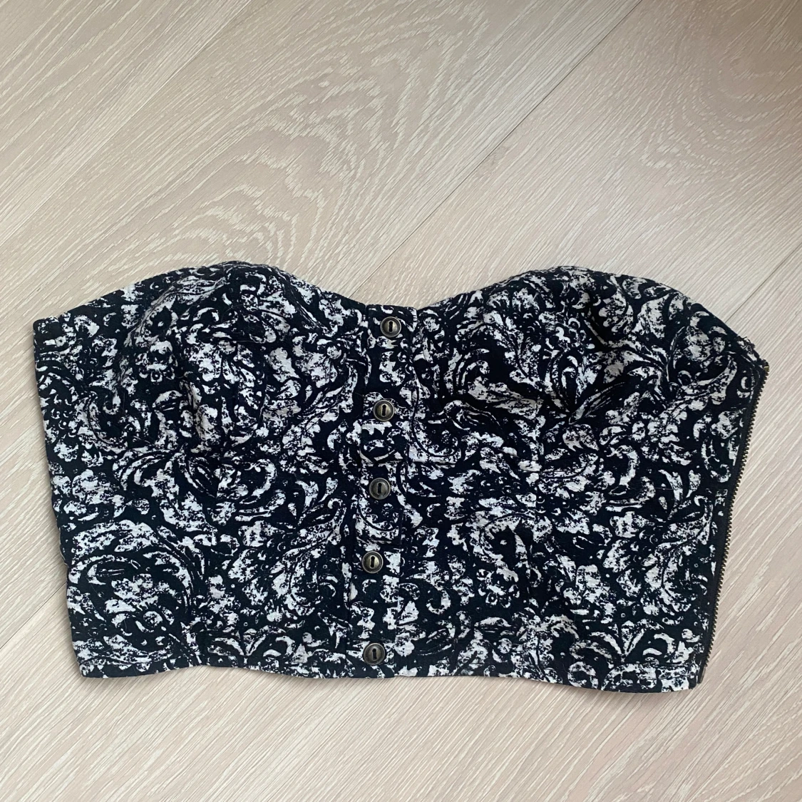 badaeu topp top mönstrad svart vit 