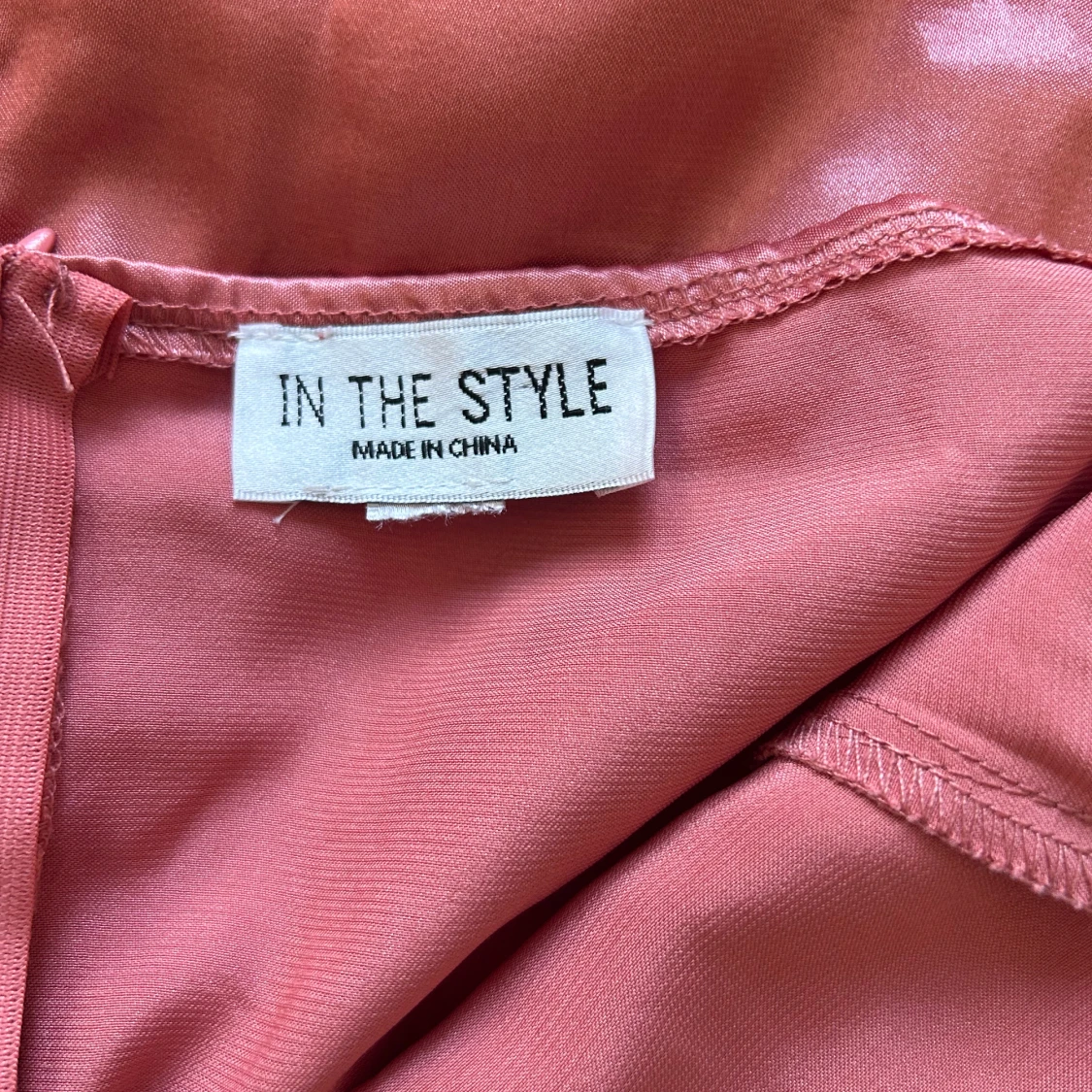 Satin klänning - 91